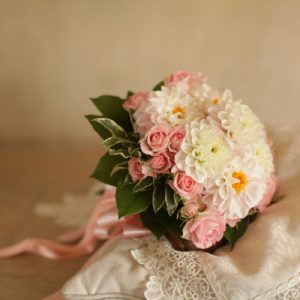 ダリアのクラッチブーケ