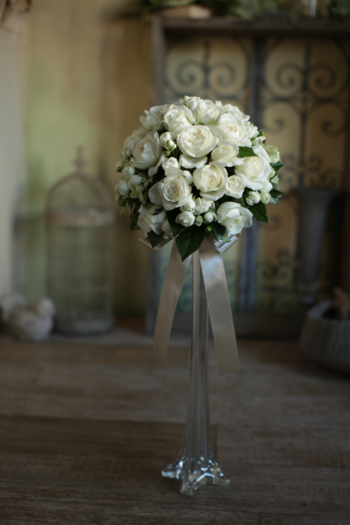 バラのラウンドブーケ