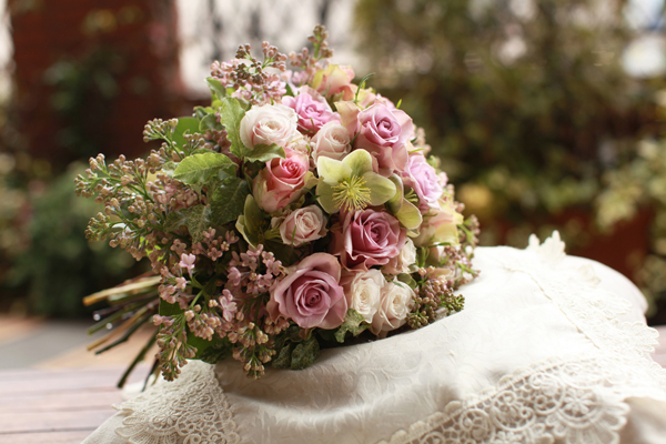 ライラックのウェディングブーケ