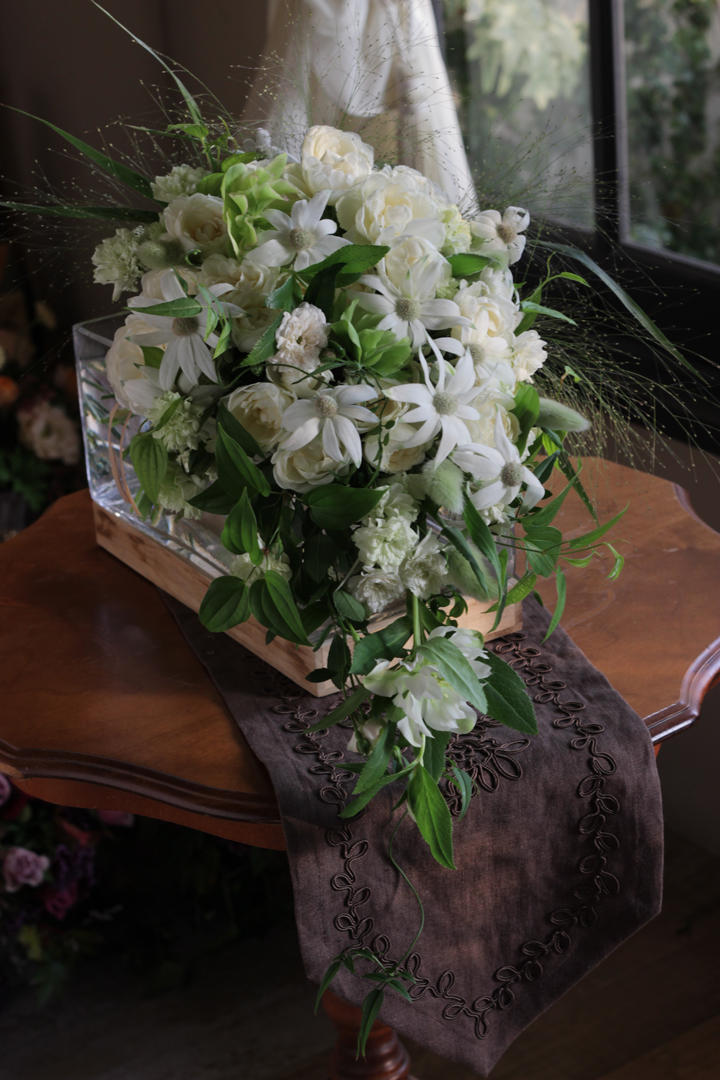 ハンドタイドキャスケードブーケ