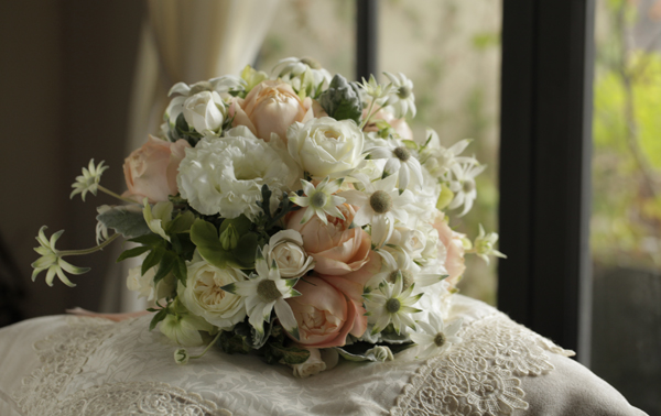 フランネルフラワーのラウンドブーケ