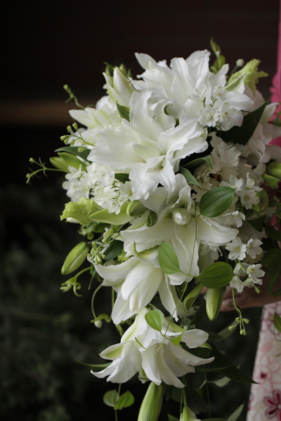 八重咲きユリのウェディングブーケ