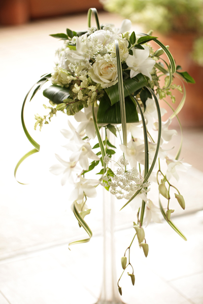 白のウェディングブーケ