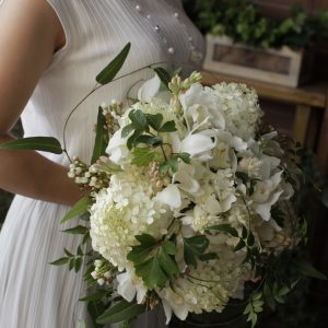 ホワイトウェディングブーケ