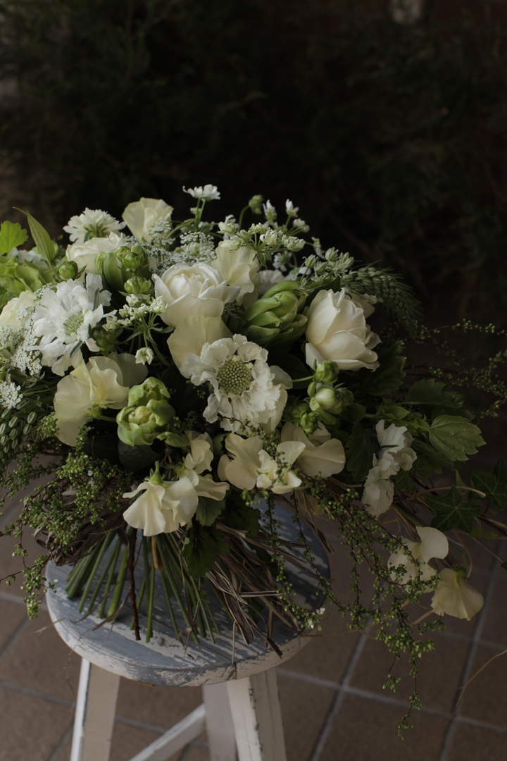 ホワイトウェディングブーケ