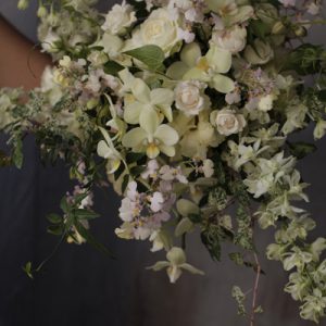 ミディ胡蝶蘭とオンシジウムのウェディング