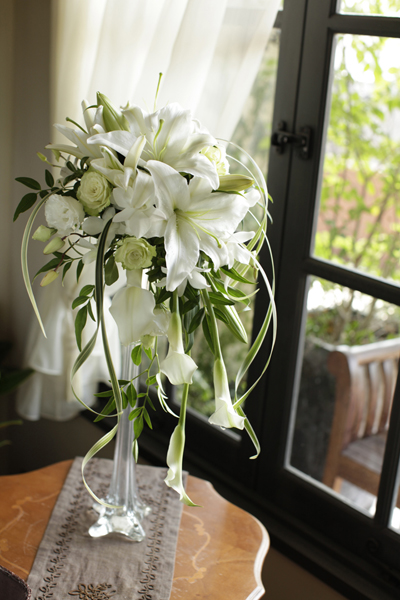 百合とカラーのブーケ