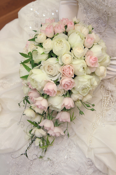 セミキャスケードブーケ