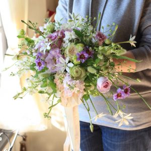 小花いっぱいクラッチブーケ