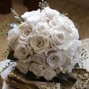 プリザーブドフラワーホワイトブーケ