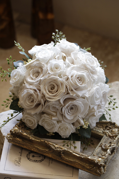 プリザーブドフラワーホワイトブーケ