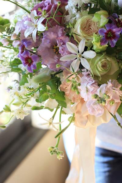 小花いっぱいクラッチブーケ