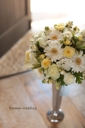 ガーベラのラウンドブーケ