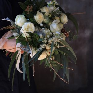 ホワイトクリスマスのクラッチブーケ