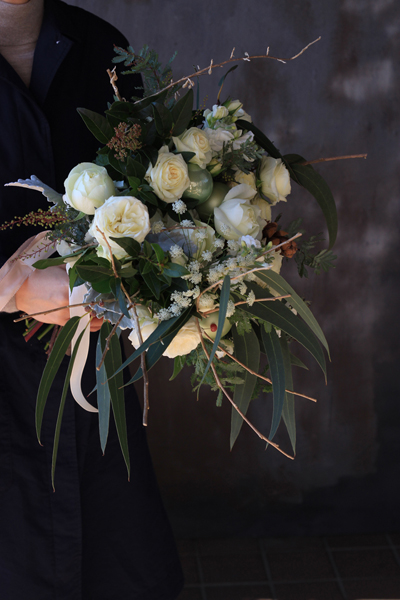 ホワイトクリスマスのクラッチブーケ