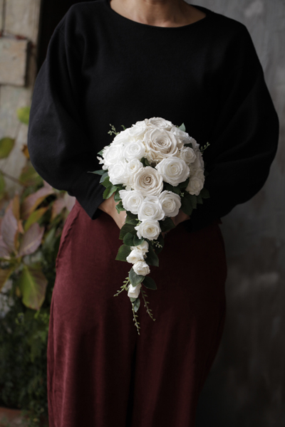 プリザーブドフラワーキャスケードブーケ