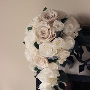 プリザーブドフラワーキャスケードブーケ