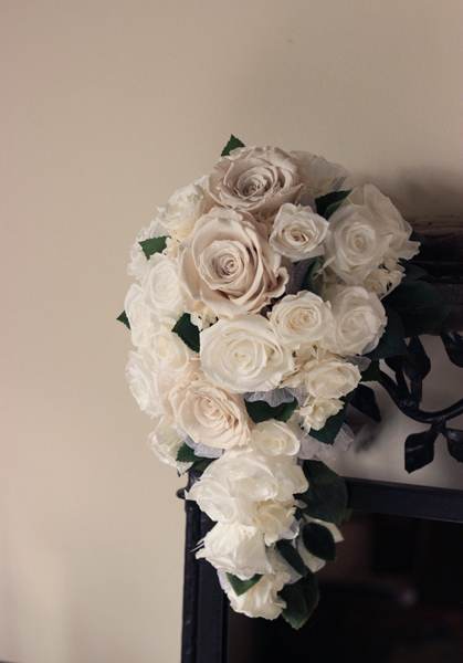 プリザーブドフラワーキャスケードブーケ