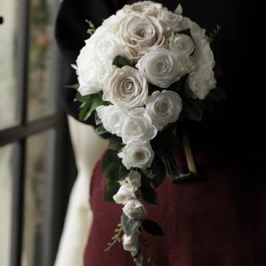 プリザーブドフラワーキャスケードブーケ