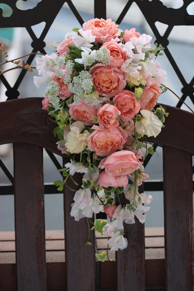 バラキャスケードブーケ