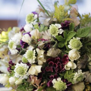 春のクラッチブーケ