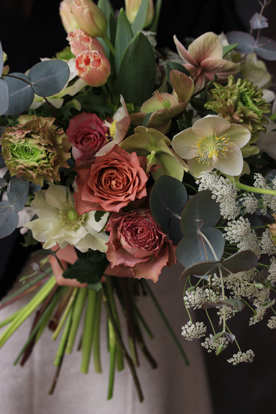 春のクラッチブーケ