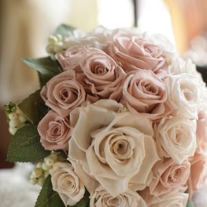 ヌードピンクのウェディングブーケ