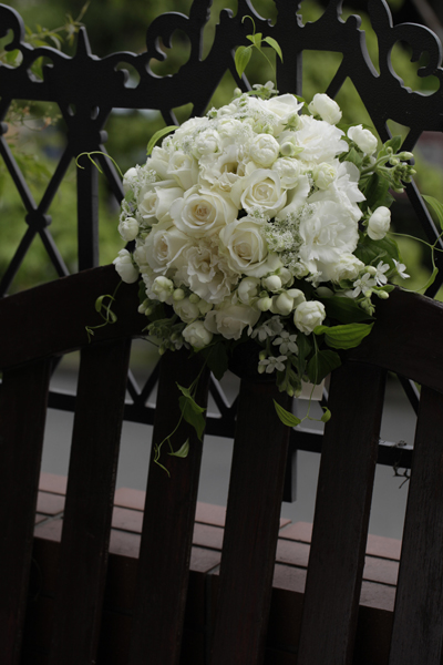 白ラウンドブーケ