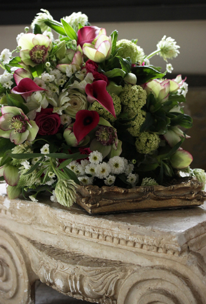 クリスマスローズのクラッチブーケ