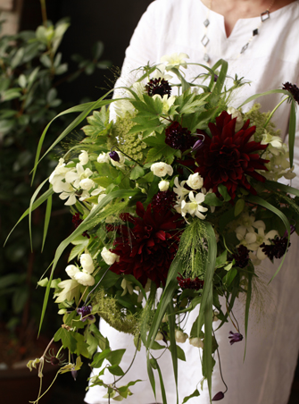 ダリアのクラッチブーケ