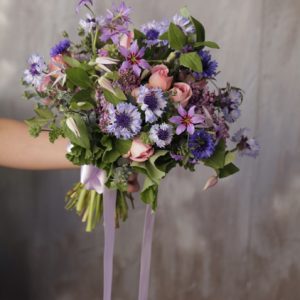 明日お届けウェディングのブーケ