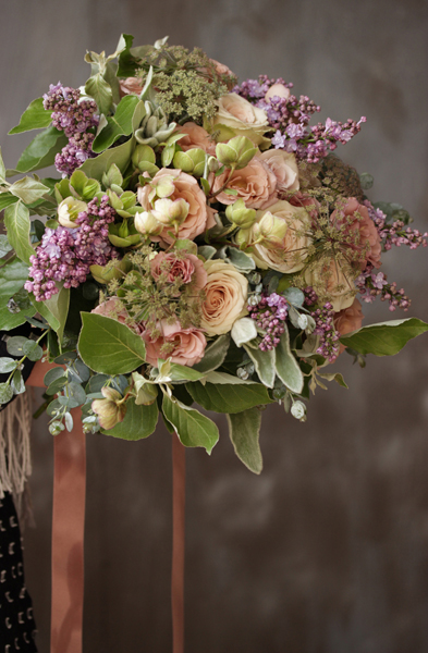 アンティークカラーのクラッチブーケ