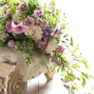 芍薬と薔薇のロングキャスケード