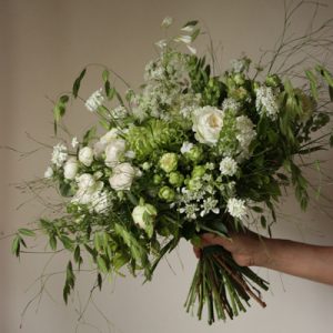 夏のクラッチブーケ