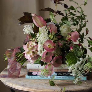 カラーのクラッチブーケ