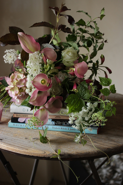 カラーのクラッチブーケ