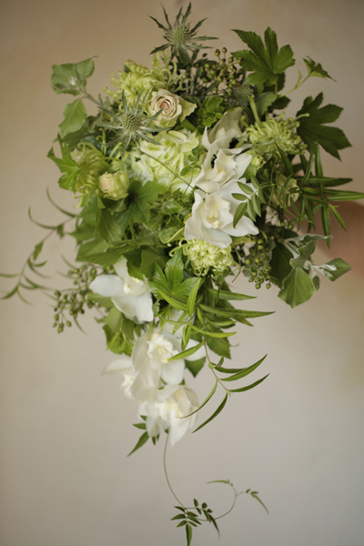 シンビジウムのキャスケードブーケ