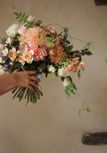 ダリアのフレームブーケ