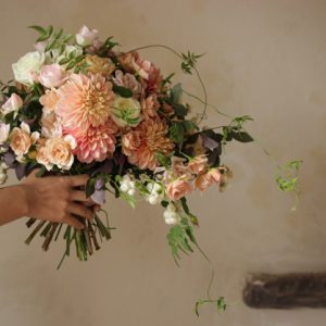 ダリアのフレームブーケ