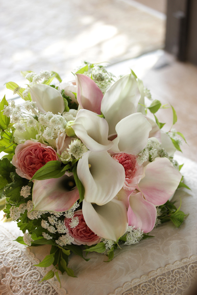 カラーのクラッチブーケ