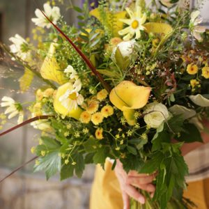 イエロークラッチブーケ