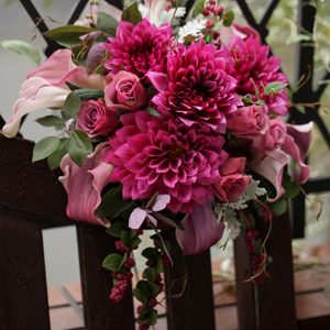 ダリアのラウンドブーケ