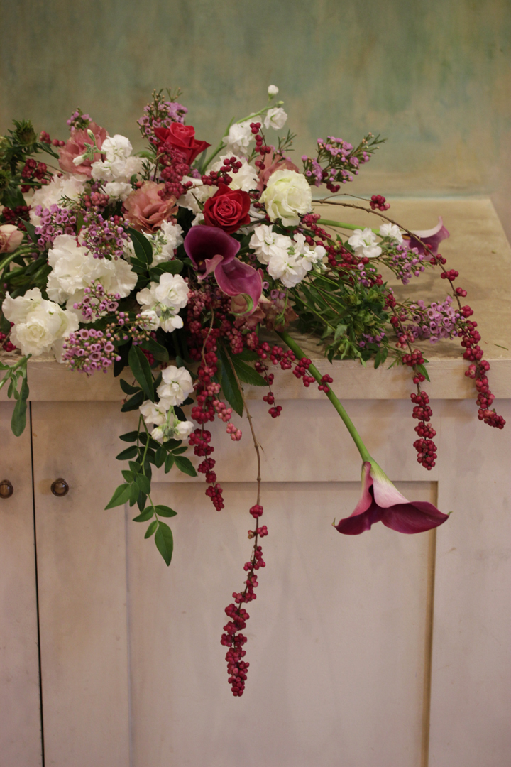 ボルドーカラーの装飾