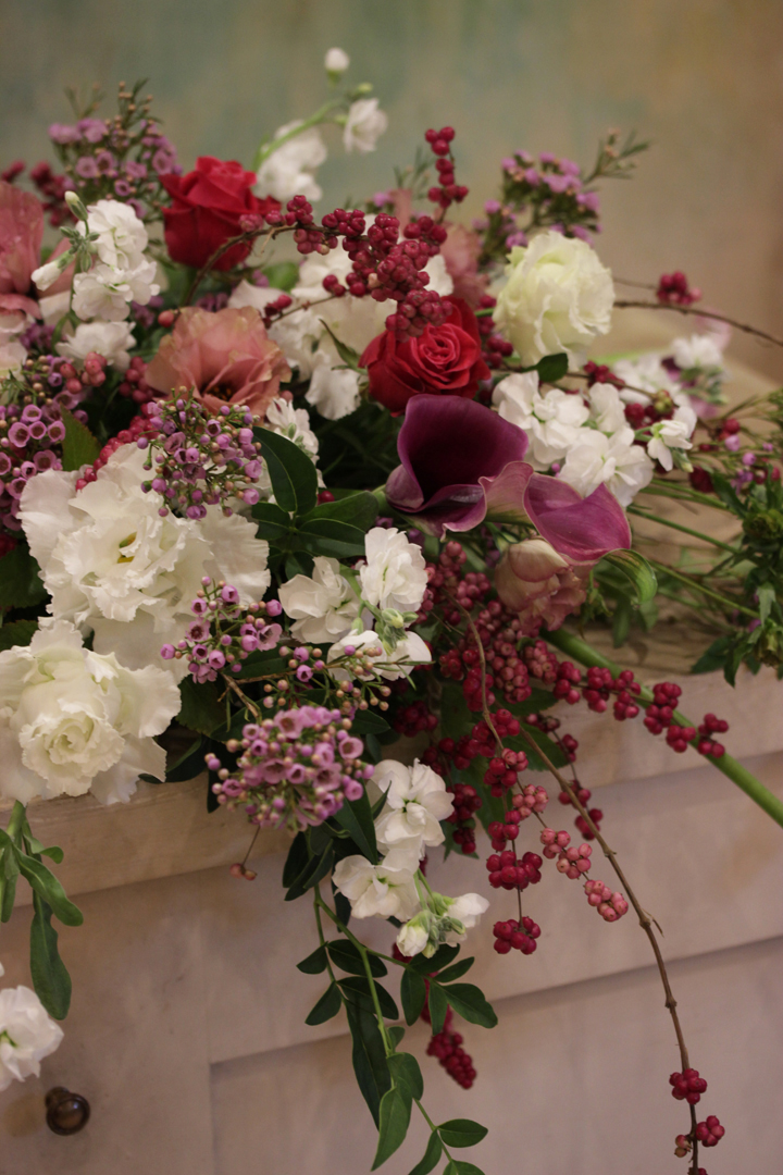 ボルドーカラーの装飾