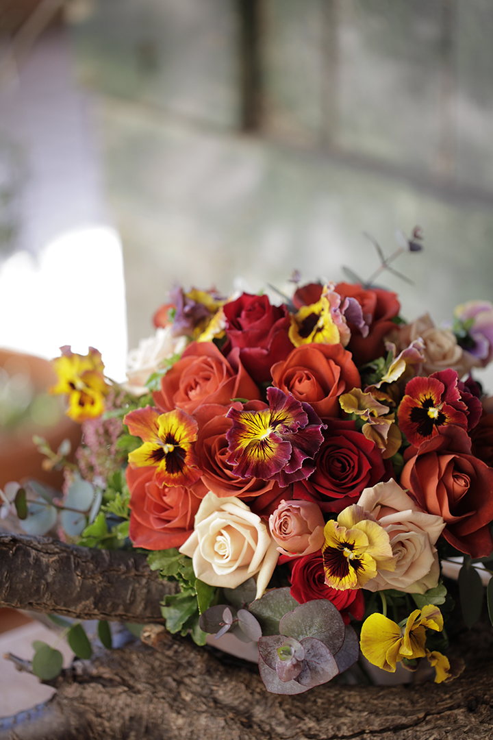 パンジーのクラッチブーケ