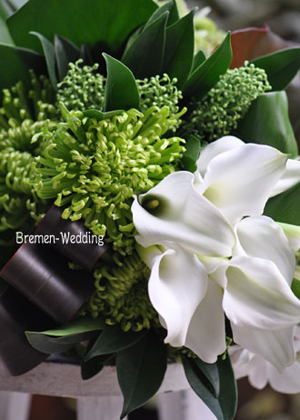 カラーと大輪マムのブーケ