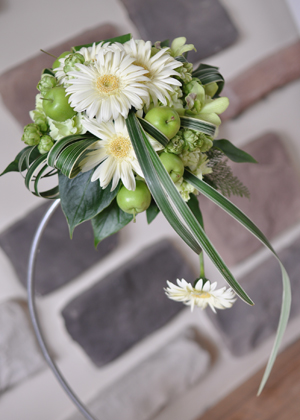ガーベラのモダンブーケ