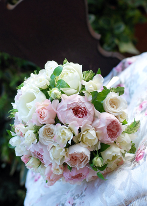 イングリッシュローズのラウンドブーケ