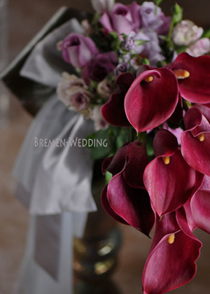 カラーとバラのアームブーケ