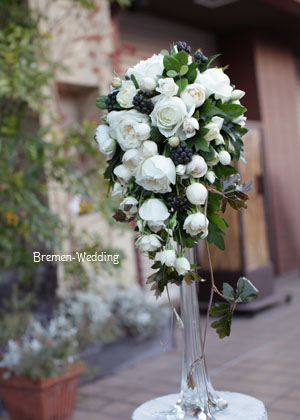 シックなキャスケードブーケ